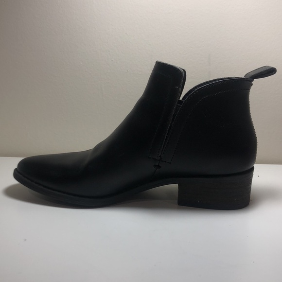 Dolce Vita Black Booties - Picture 2 of 6